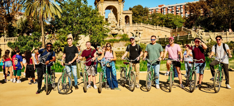 Techniker auf Studienfahrt in Barcelona